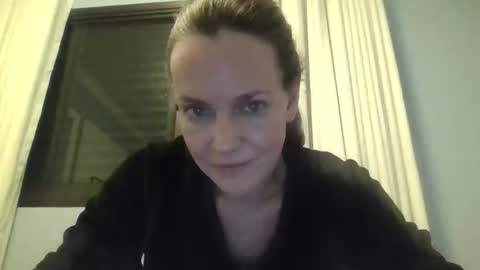 Anny online show from 10/01/25, 12:38