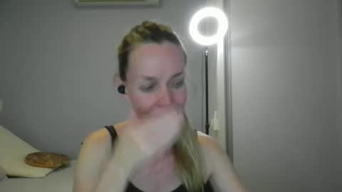 Anny online show from 12/14/25, 12:49