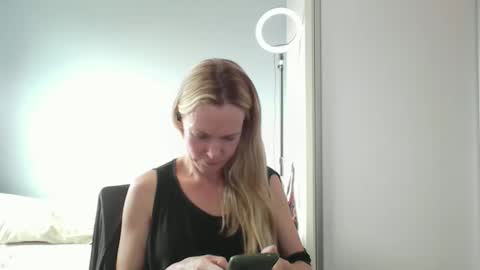 Anny online show from 02/18/26, 06:59