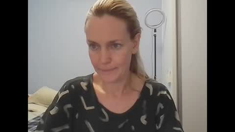 Anny online show from 04/09/26, 12:32