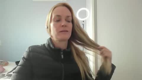 Anny online show from 05/11/26, 05:32