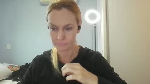 Anny online show from 05/19/26, 10:54