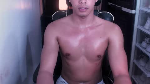 Snapshot of crazyasiancum chatting on 10/06/25, 04:10 Zion online show from 10/06/25, 04:10