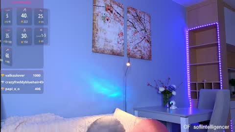 Snapshot of crazybabyyy chatting on 10/27/25, 06:01 Valeri Val online show from 10/27/25, 06:01