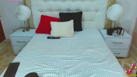 Sara online show from 02/14/25, 04:20