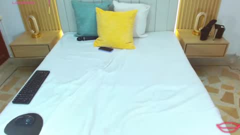 Sara online show from 10/29/25, 01:57