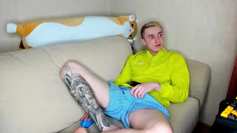 Alex online show from 02/26/25, 05:07