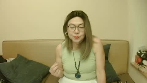 Kelly   online show from 10/12/25, 03:33