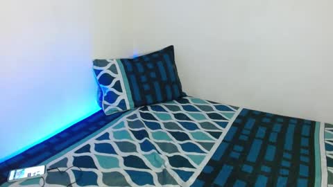 Snapshot of crazyfantasies_ chatting on 12/04/24, 02:20 Mely online show from 12/04/24, 02:20