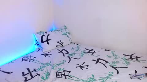 Snapshot of crazyfantasies_ chatting on 09/29/25, 04:06 Mely online show from 09/29/25, 04:06