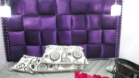 Snapshot of crazyonme chatting on 01/23/25, 03:37 diosalinda online show from 01/23/25, 03:37