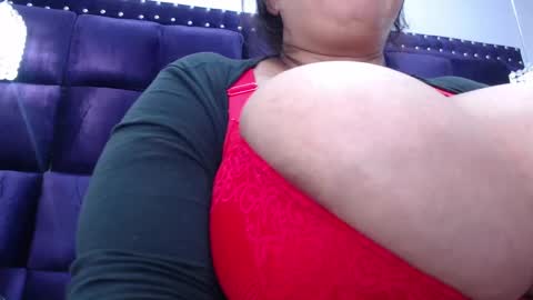 Snapshot of crazyonme chatting on 09/19/25, 08:53 diosalinda online show from 09/19/25, 08:53