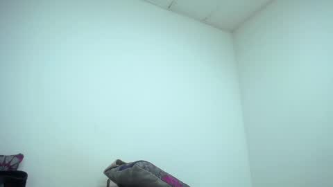 Snapshot of crazyonme chatting on 10/04/25, 01:20 diosalinda online show from 10/04/25, 01:20