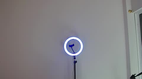 Snapshot of crazyybull chatting on 12/03/25, 03:25 Bull online show from 12/03/25, 03:25