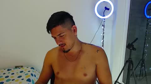 Snapshot of crazyybull chatting on 12/05/25, 03:26 Bull online show from 12/05/25, 03:26