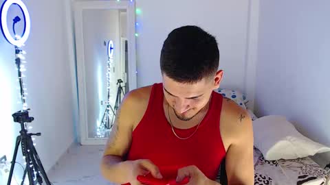 Snapshot of crazyybull chatting on 01/14/26, 04:07 Bull online show from 01/14/26, 04:07