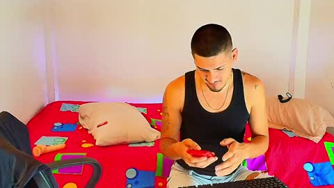 Snapshot of crazyybull chatting on 04/08/26, 04:45 Bull online show from 04/08/26, 04:45