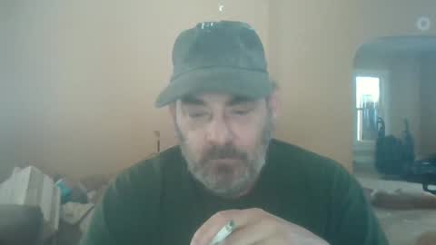 Snapshot of cre9876 chatting on 03/07/25, 04:33 alway horny online show from 03/07/25, 04:33