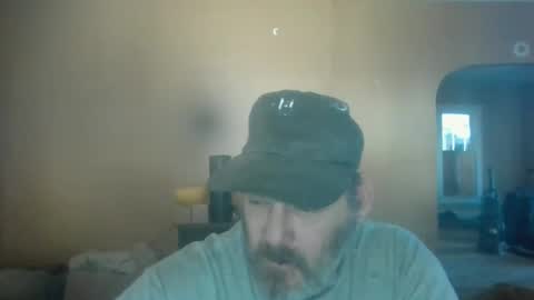 Snapshot of cre9876 chatting on 11/05/25, 04:29 alway horny online show from 11/05/25, 04:29