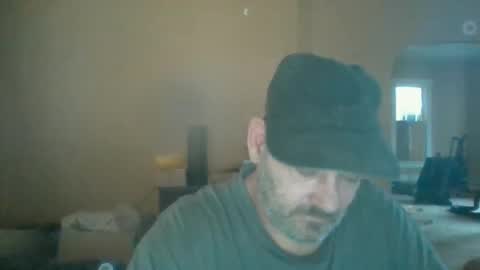 Snapshot of cre9876 chatting on 11/24/25, 04:40 alway horny online show from 11/24/25, 04:40