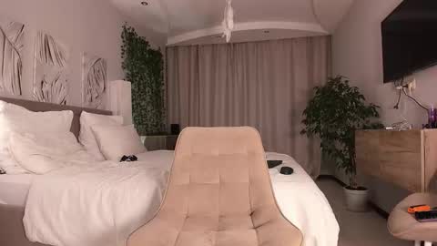 ALEXA AND WALLY online show from 12/19/25, 08:32