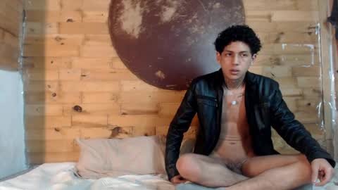  CAMILA Y SEBASTIAN online show from 01/02/25, 07:12