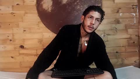  CAMILA Y SEBASTIAN online show from 03/10/25, 11:38