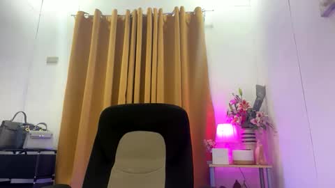 A S H L Y online show from 09/28/25, 11:04