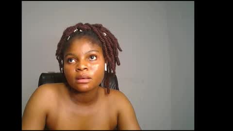 Snapshot of creamy_juicypussy chatting on 03/06/25, 01:14 Lady jasmine online show from 03/06/25, 01:14