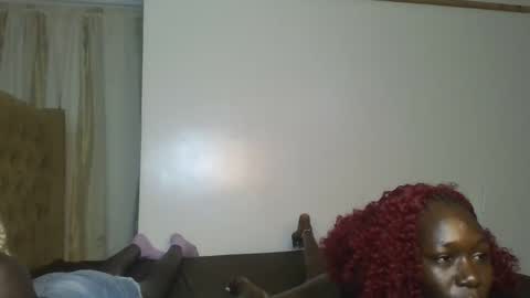 Snapshot of creamy_pie1 chatting on 02/17/26, 11:33 creamy_pie1 online show from 02/17/26, 11:33