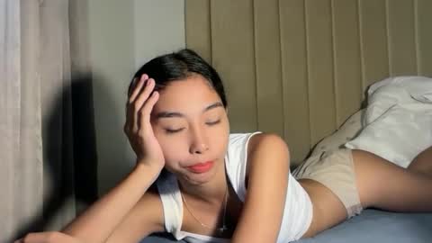 Snapshot of creamy_sexy chatting on 09/11/25, 04:23 mika online show from 09/11/25, 04:23