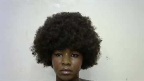 Snapshot of creamybabee chatting on 01/20/25, 01:42 queen online show from 01/20/25, 01:42