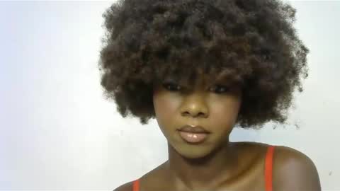 Snapshot of creamybabee chatting on 01/23/25, 11:37 queen online show from 01/23/25, 11:37