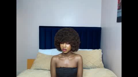 Snapshot of creamybabee chatting on 10/05/25, 09:40 queen online show from 10/05/25, 09:40