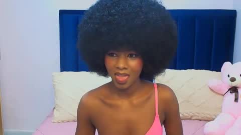 Snapshot of creamybabee chatting on 03/29/26, 06:41 queen online show from 03/29/26, 06:41