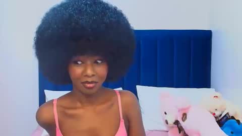 Snapshot of creamybabee chatting on 04/01/26, 11:57 queen online show from 04/01/26, 11:57