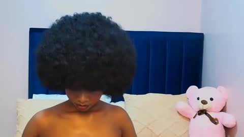 Snapshot of creamybabee chatting on 04/12/26, 07:08 queen online show from 04/12/26, 07:08