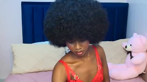 Snapshot of creamybabee chatting on 04/16/26, 05:47 queen online show from 04/16/26, 05:47