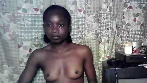 Snapshot of creamyxsugar chatting on 10/27/25, 11:41 creamyxsugar online show from 10/27/25, 11:41