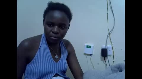 Snapshot of creamyypussyy chatting on 12/15/25, 12:04 creamyypussyy online show from 12/15/25, 12:04