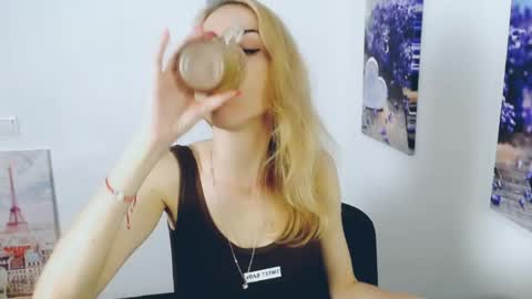 Snapshot of create_your_own_sun chatting on 06/28/26, 07:47 Lera online show from 06/28/26, 07:47