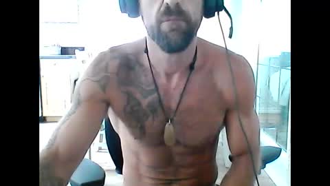 Snapshot of creatureofbeauty chatting on 09/11/25, 08:31 creatureofbeauty online show from 09/11/25, 08:31