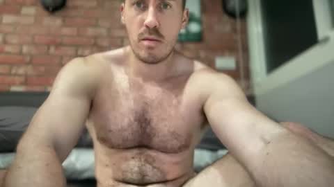 Snapshot of creed271058 chatting on 10/29/25, 01:24 creed271058 online show from 10/29/25, 01:24