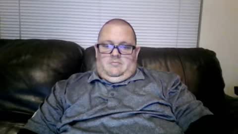 Snapshot of creeeping_death chatting on 02/19/25, 08:33 The hopeless romantic online show from 02/19/25, 08:33