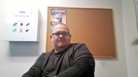 Snapshot of creeeping_death chatting on 02/23/25, 06:28 The hopeless romantic online show from 02/23/25, 06:28