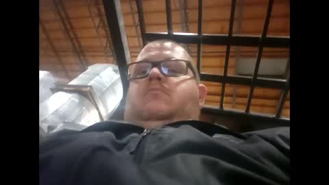 Snapshot of creeeping_death chatting on 02/25/25, 05:19 The hopeless romantic online show from 02/25/25, 05:19