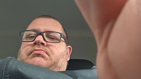 Snapshot of creeeping_death chatting on 03/05/25, 04:24 The hopeless romantic online show from 03/05/25, 04:24