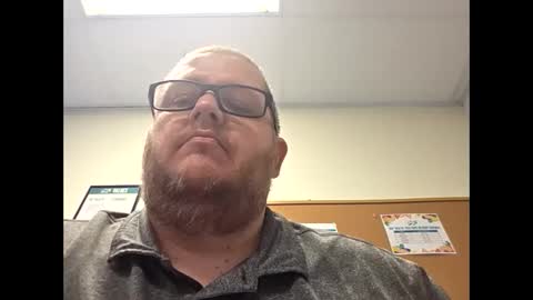 Snapshot of creeeping_death chatting on 09/19/25, 05:09 The hopeless romantic online show from 09/19/25, 05:09