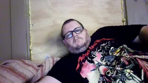 Snapshot of creeeping_death chatting on 10/19/25, 06:41 The hopeless romantic online show from 10/19/25, 06:41