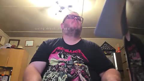 Snapshot of creeeping_death chatting on 10/20/25, 08:37 The hopeless romantic online show from 10/20/25, 08:37